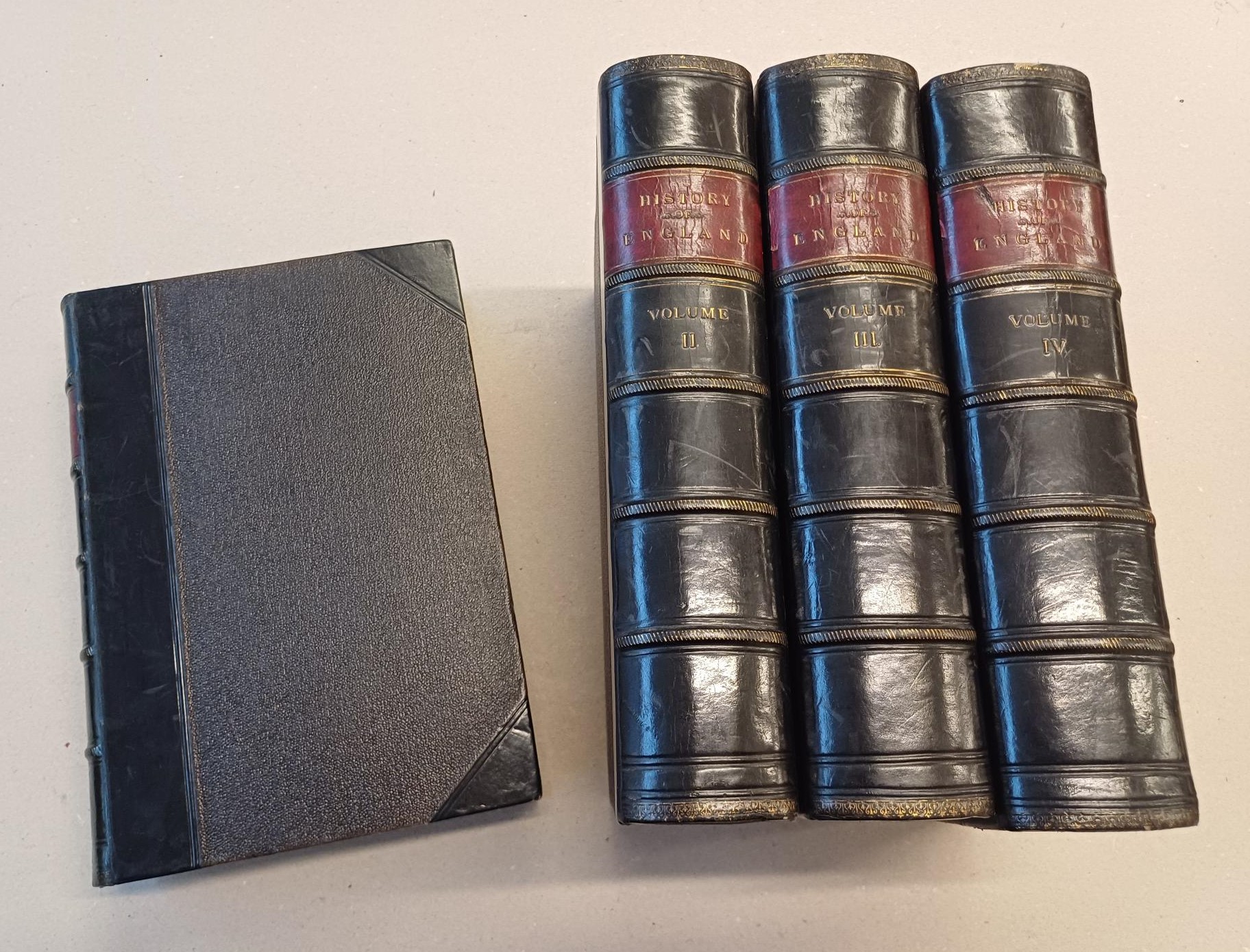Macfarlane, Ch.;  Thomson, Th. - The comprehensive history of England; civil and military, religious, intellectual and social. From the earliest period to the suppression of the Sepoy revolt. 4 Volumes.