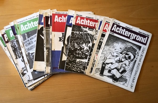 SUBCULTURESQUATTINGUNDERGROUND PRESSSUBVERSIVE AGITATIONDRUGSACTION GROUPSWAR/ANTI-MONARCHY. - ACHTERGROND. Dokumentatiekrant. Jaargang 3 Nrs. 1, 2, 3, 4, 5, 6, 8, 9, 10, 14, 16, 17, 19, 20, 22, 23, 24, 25, 26, 27, 28, 29, 30, 34, 35, 37, 38, 41, 42, 46, 47, 49, 50, 51/52, the numbers 1, 9, 10, 16, 23, 25, 30, 35 2x. Together 42 volumes.