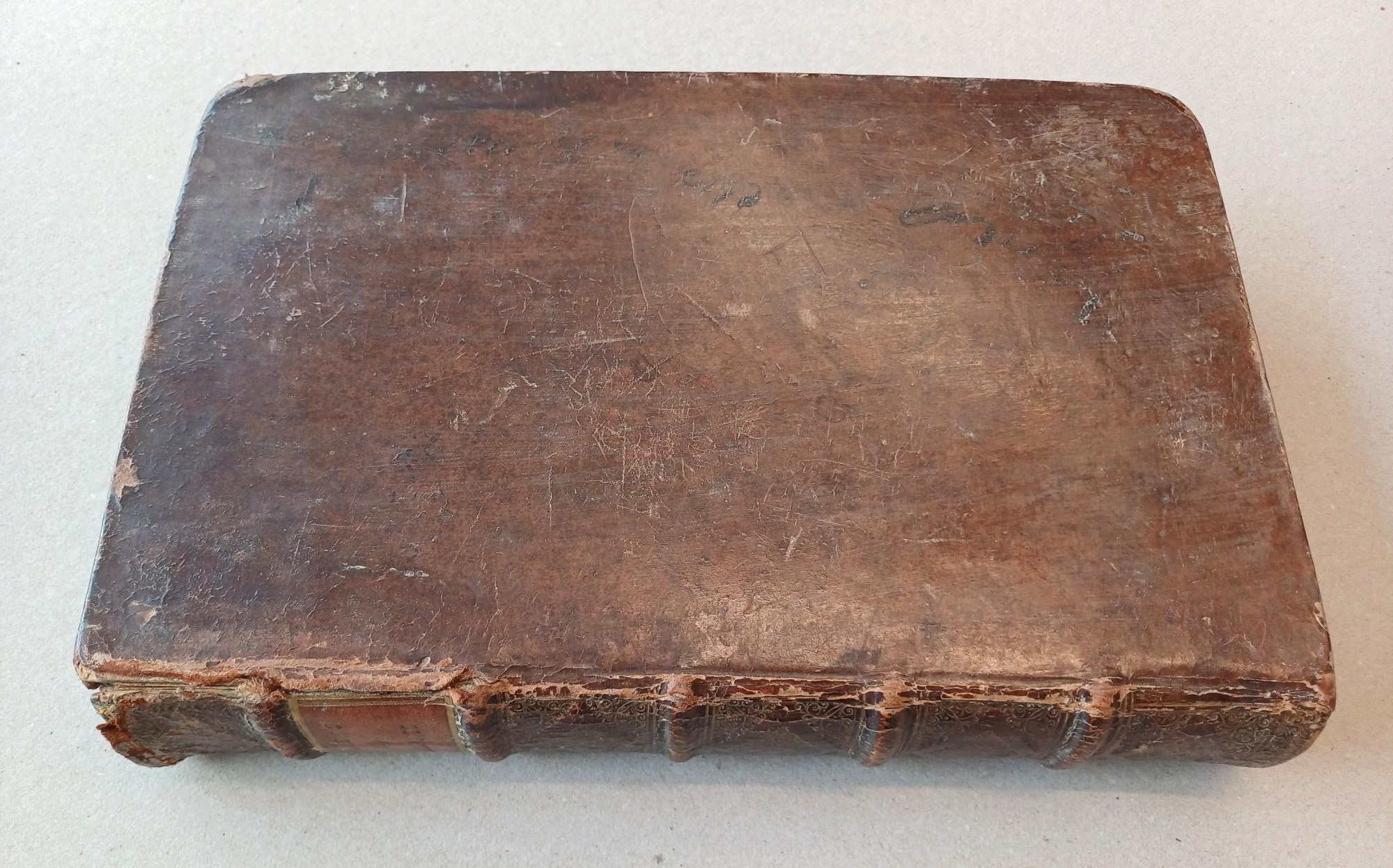Tuldenus, Diodorus (Theodoor van Tulden died 1611-1645) - Commentarius ad codicem Justinianeum, in quo sensa legum cujusque tituli breviter illustrantur, & perpetua serie disponuntur, enodatis insuper Quaestionibus, quae hodie in judiciis frequentiores occurrunt. ...Editio tertia.