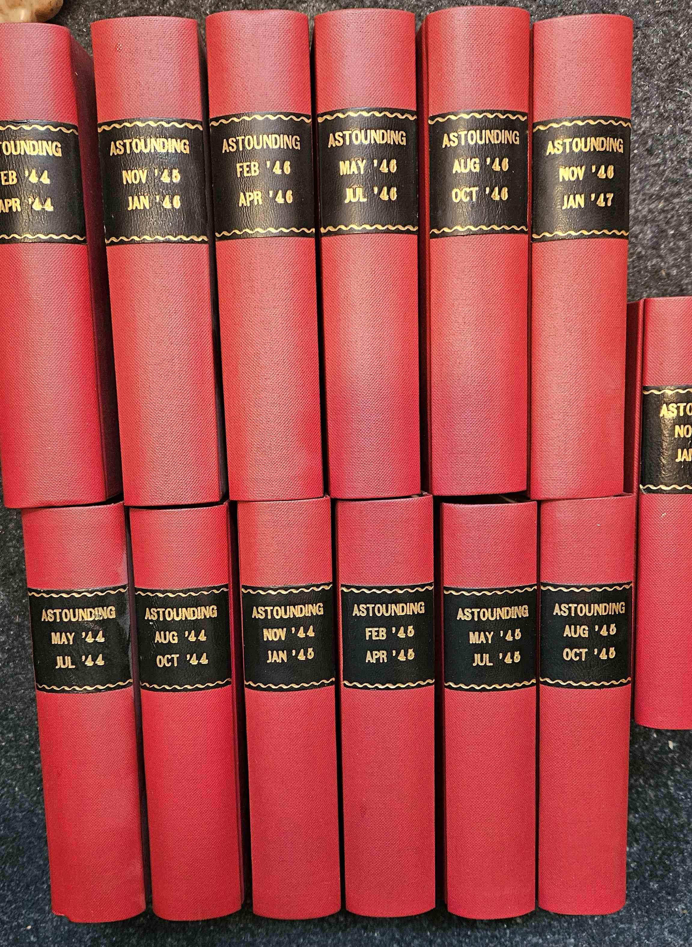 Campbell Jr, John W. (ed.) e.a. - Astounding Science Fiction pocket magazine - 39 editions in 13 volumes - November 1943-January 1947