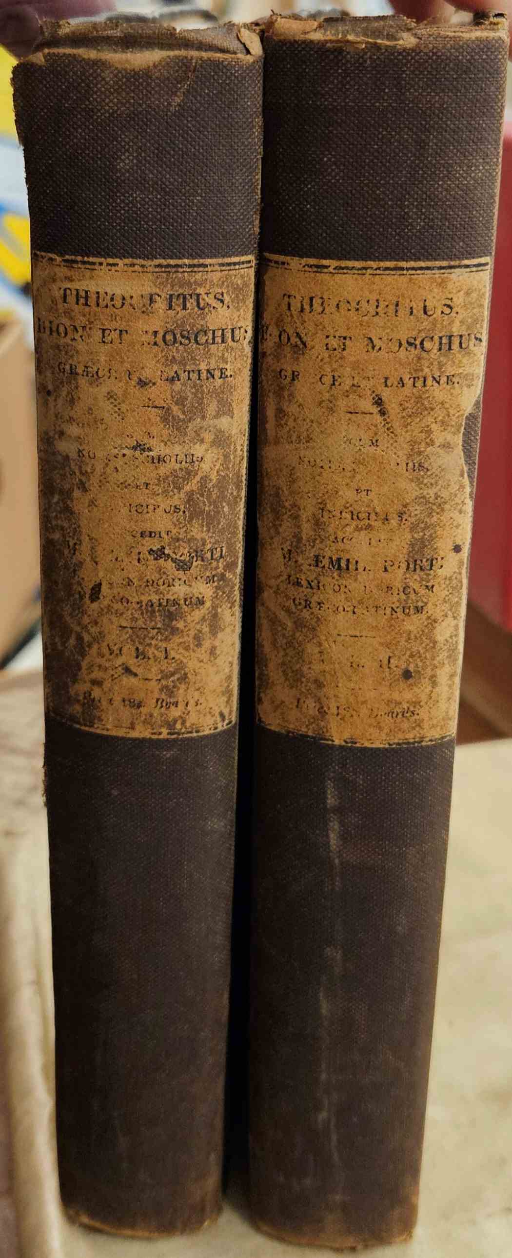Theocritus  Syracusanus - Theocritus Bion et Moschus graaece et latine. Accedunt virorum doctorum animadversiones, scholia, indices et M. Aemilii Porti lexicon doricum. 2 volumes.