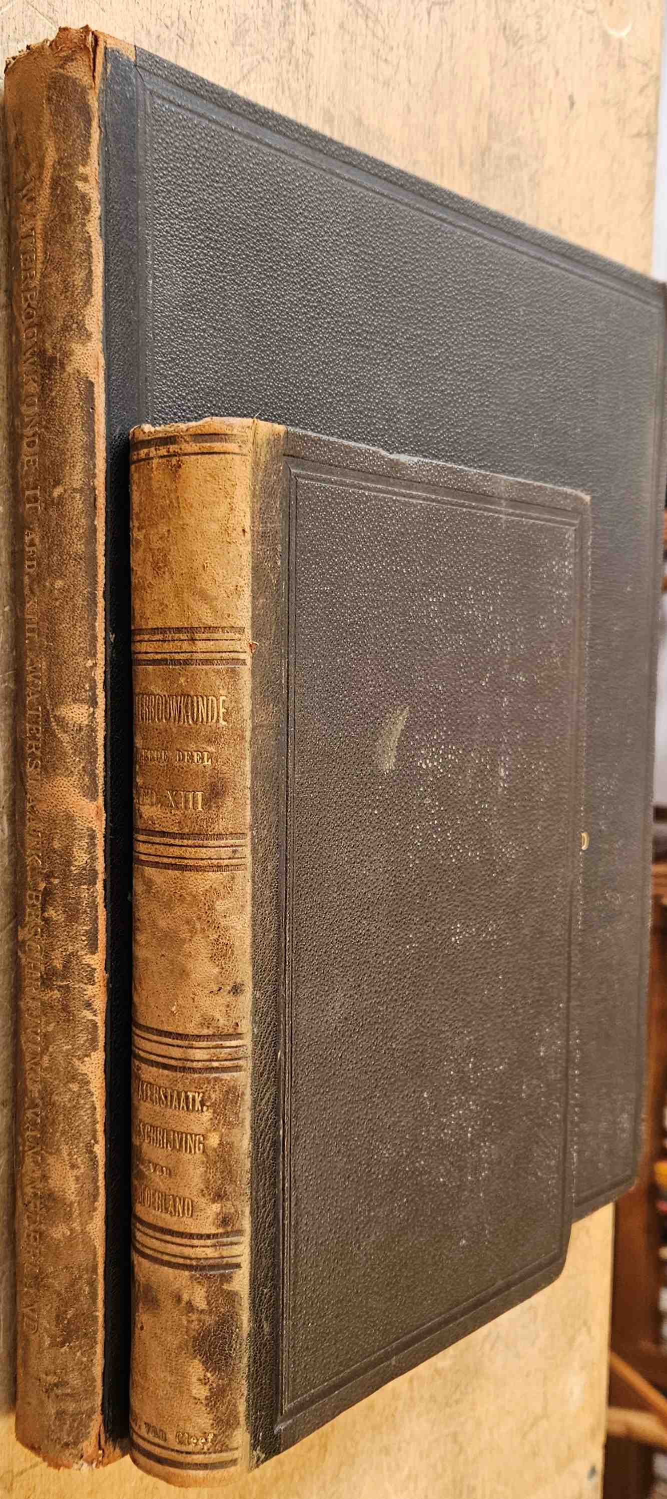 HENKET, NH., CH. . SCHOLS, J.M. TELDERS (en bewerkt door A. Verwey) - Waterbouwkunde. Met Medewerking van verschillende ingenieurs. Tweede Deel. Afd. XIII. - Waterstaatkundige beschrijving van Nederland.. Bewerkt door W. Verwey. 2 Vols. (Tekst + Platen)